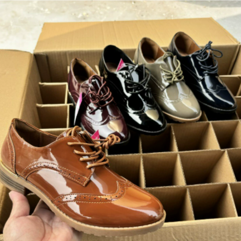 Comfortable Elegant Vintage Shoes with Shiny Leather