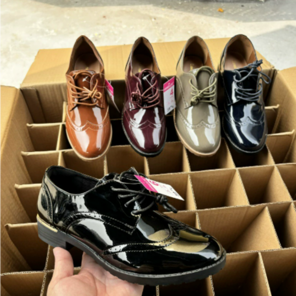 Comfortable Elegant Vintage Shoes with Shiny Leather