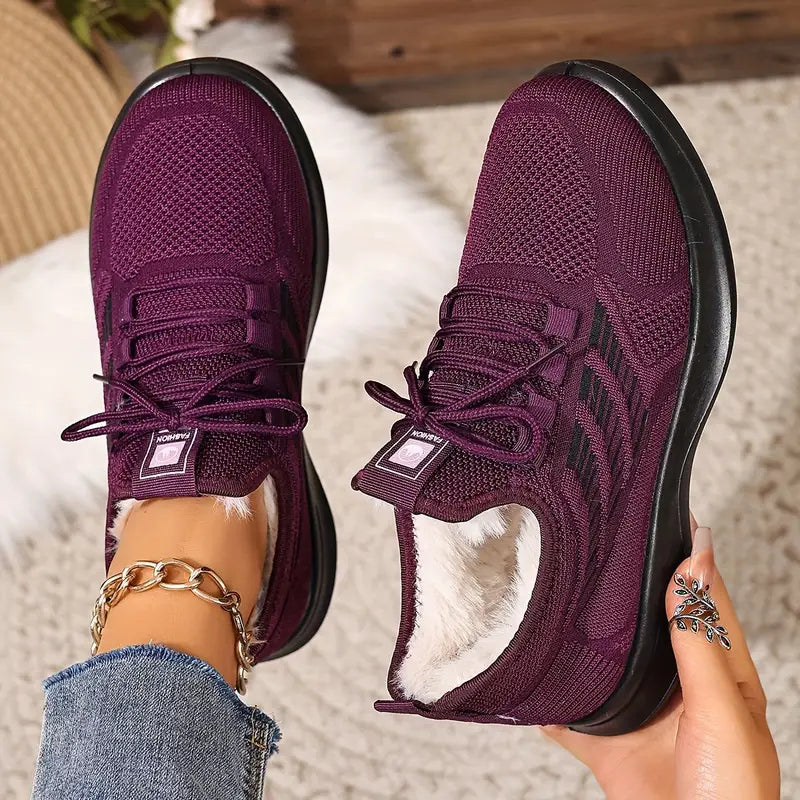 Comfortable Sports Shoes with Soft Sole Material