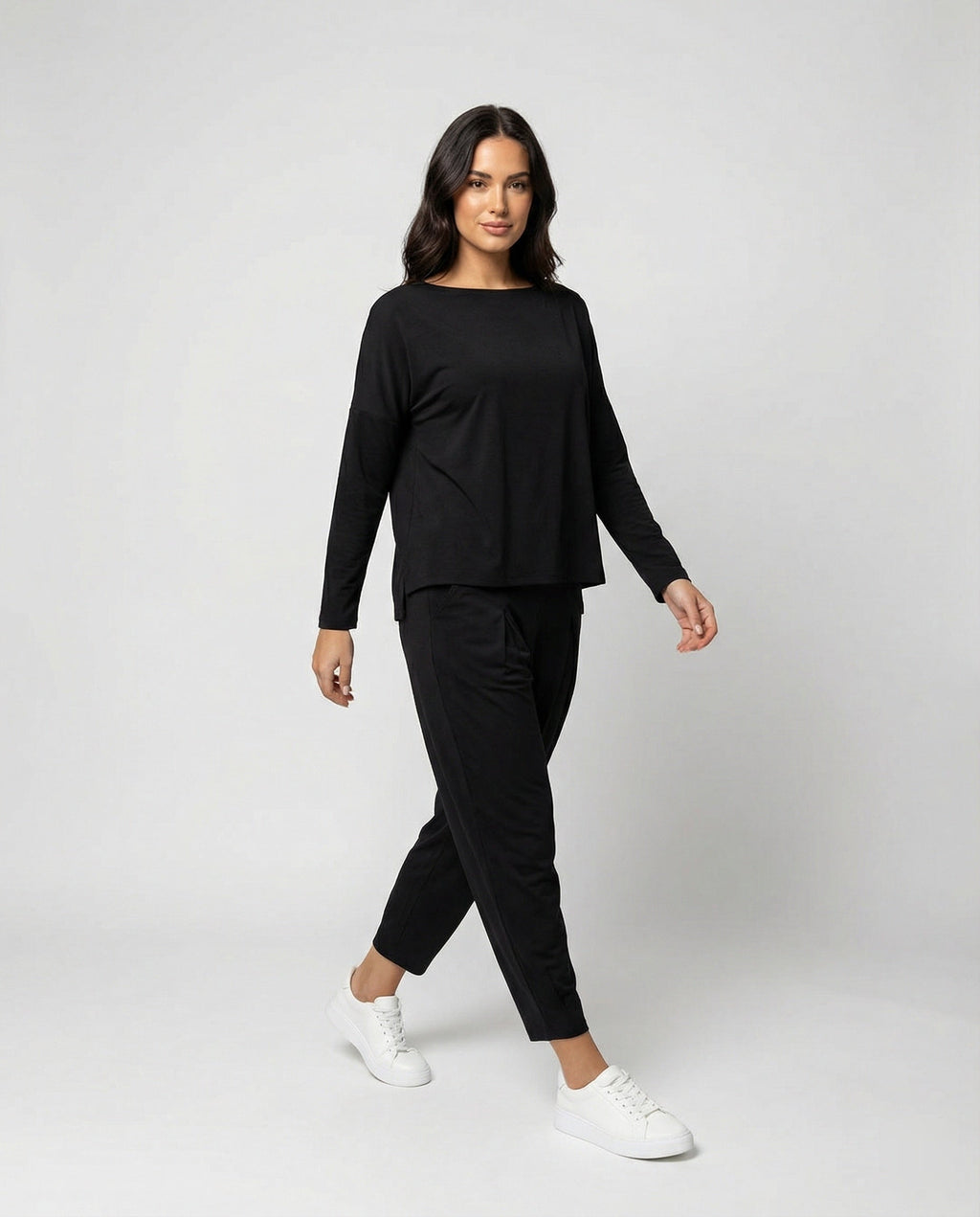 Women's Jogging Suit Lounge Set with Wide Sleeves and Pockets