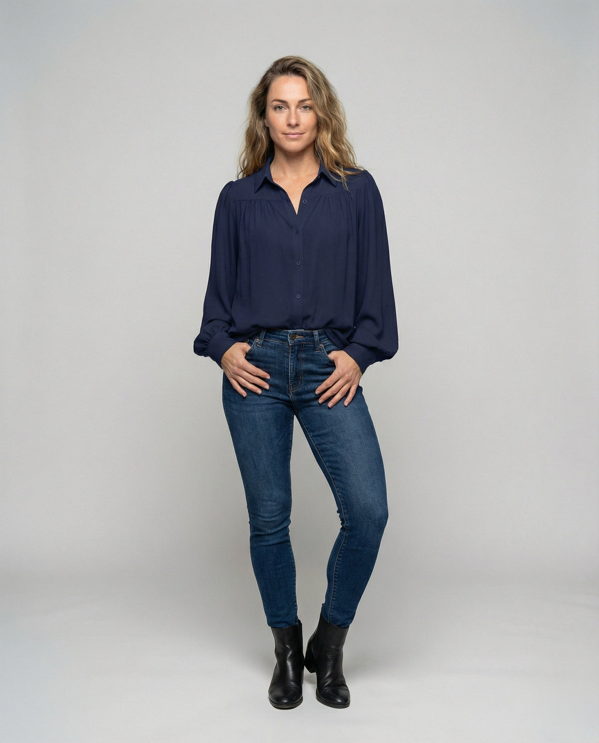 Elegant Blouse with Puff Sleeves and Button Details