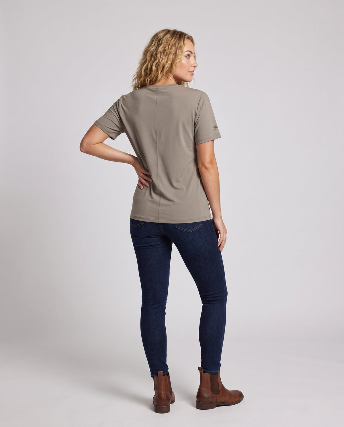 Product 15876146626890 - back_view