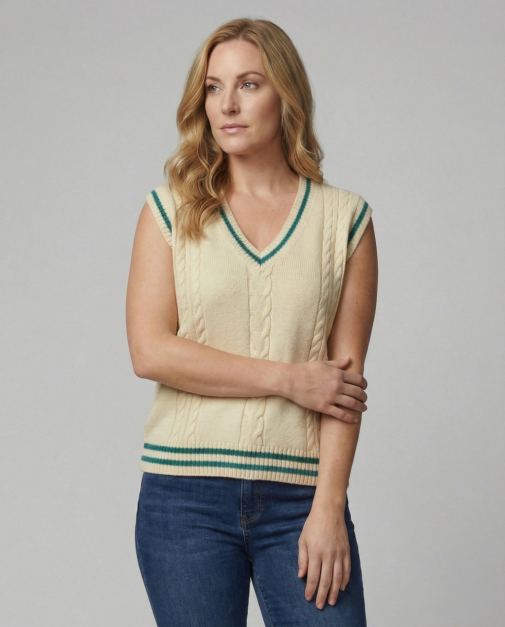 Women's Sleeveless V-Neck Knit Sweater with Cable Knit Pattern