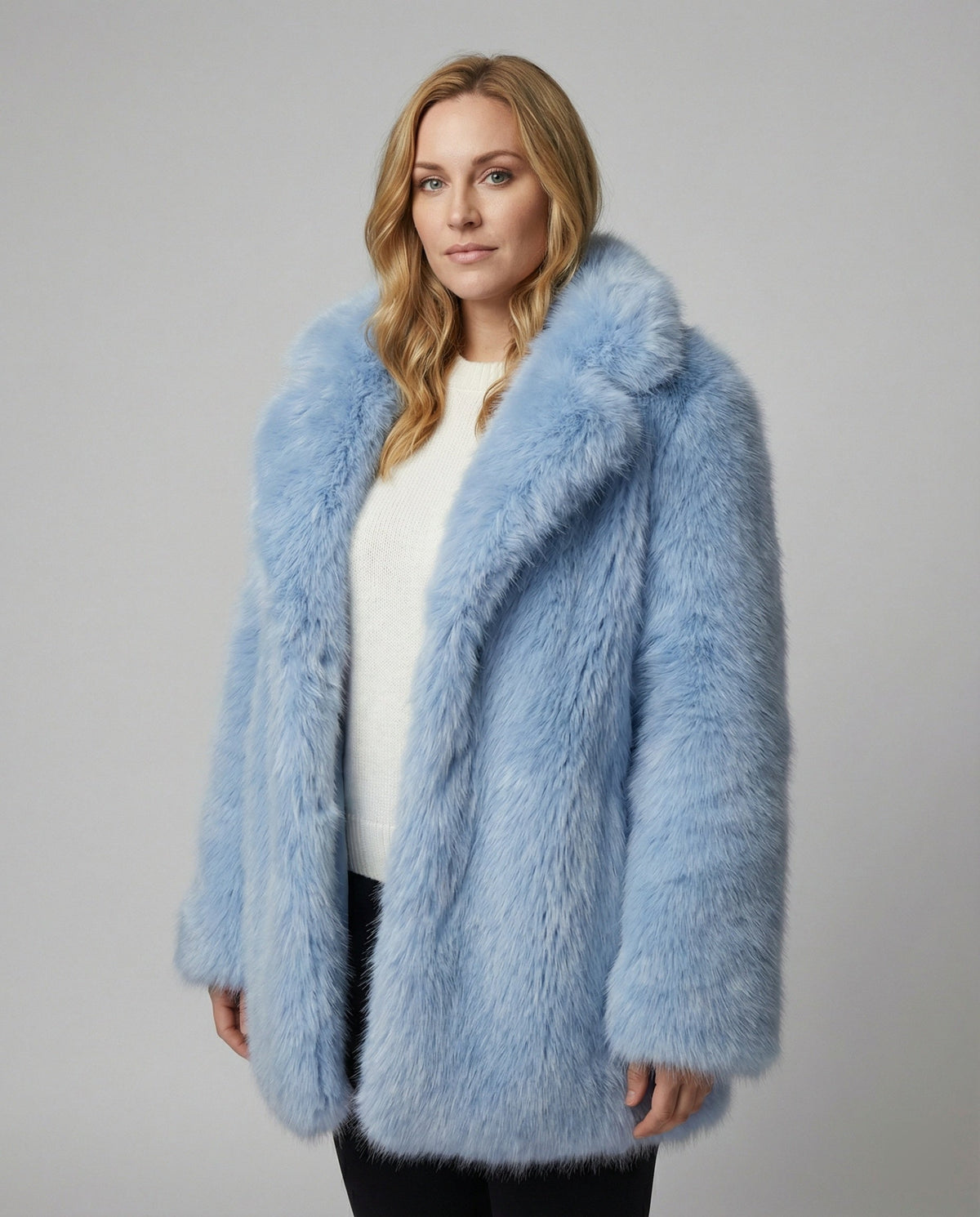 Women's Luxury Faux Fur Coat with Voluminous Sleeves